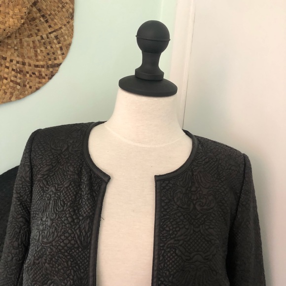 Black embossed jacket - Picture 2 of 7